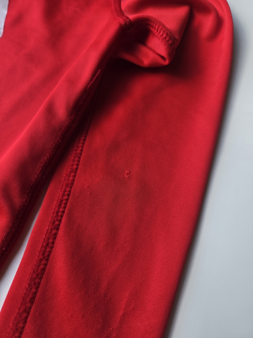 Kanu Surf Kids Red Rashguard with White Logo - Picture 3 of 7